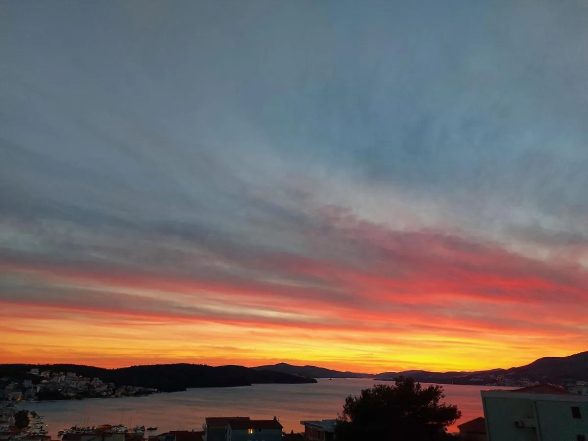 Apartments Curic Trogir