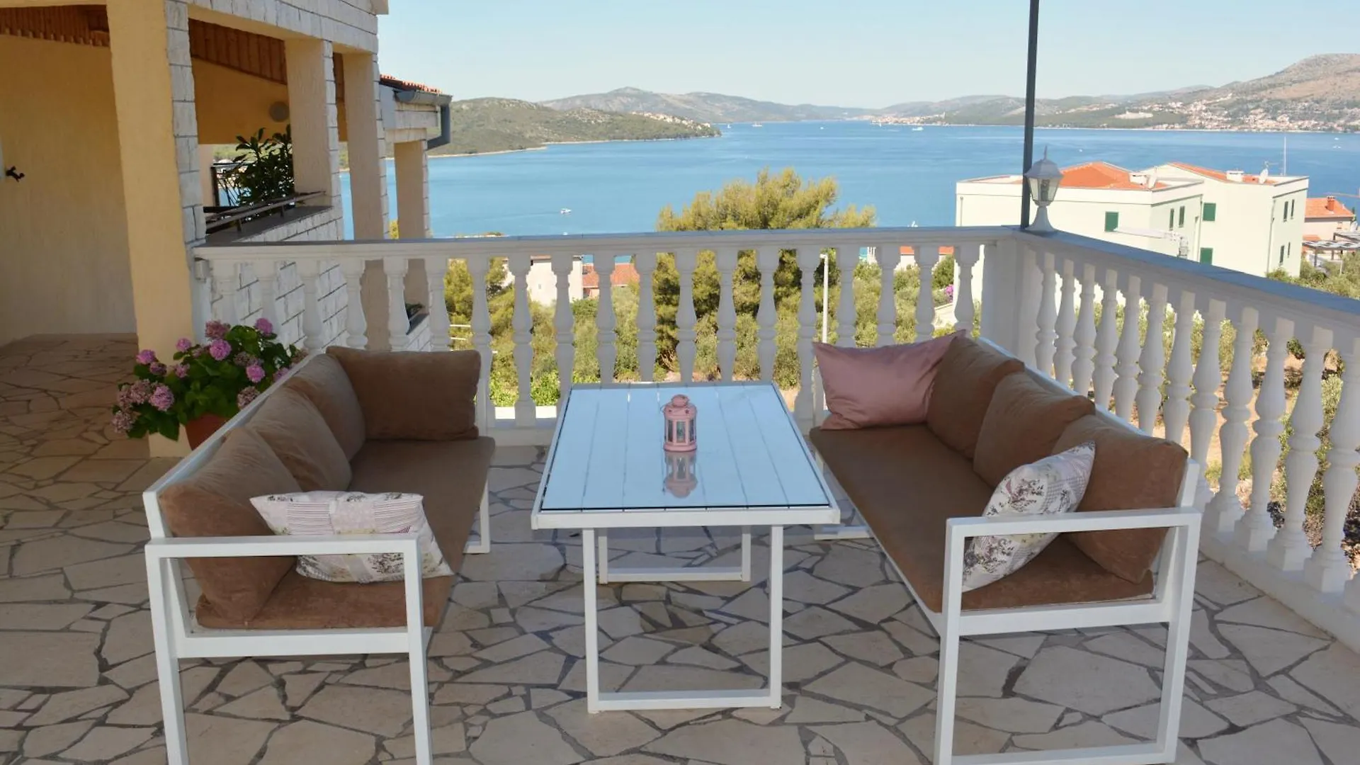 Apartments Curic Trogir 0*,