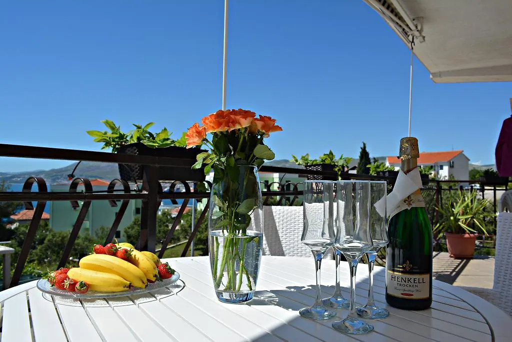 Apartments Curic Trogir
