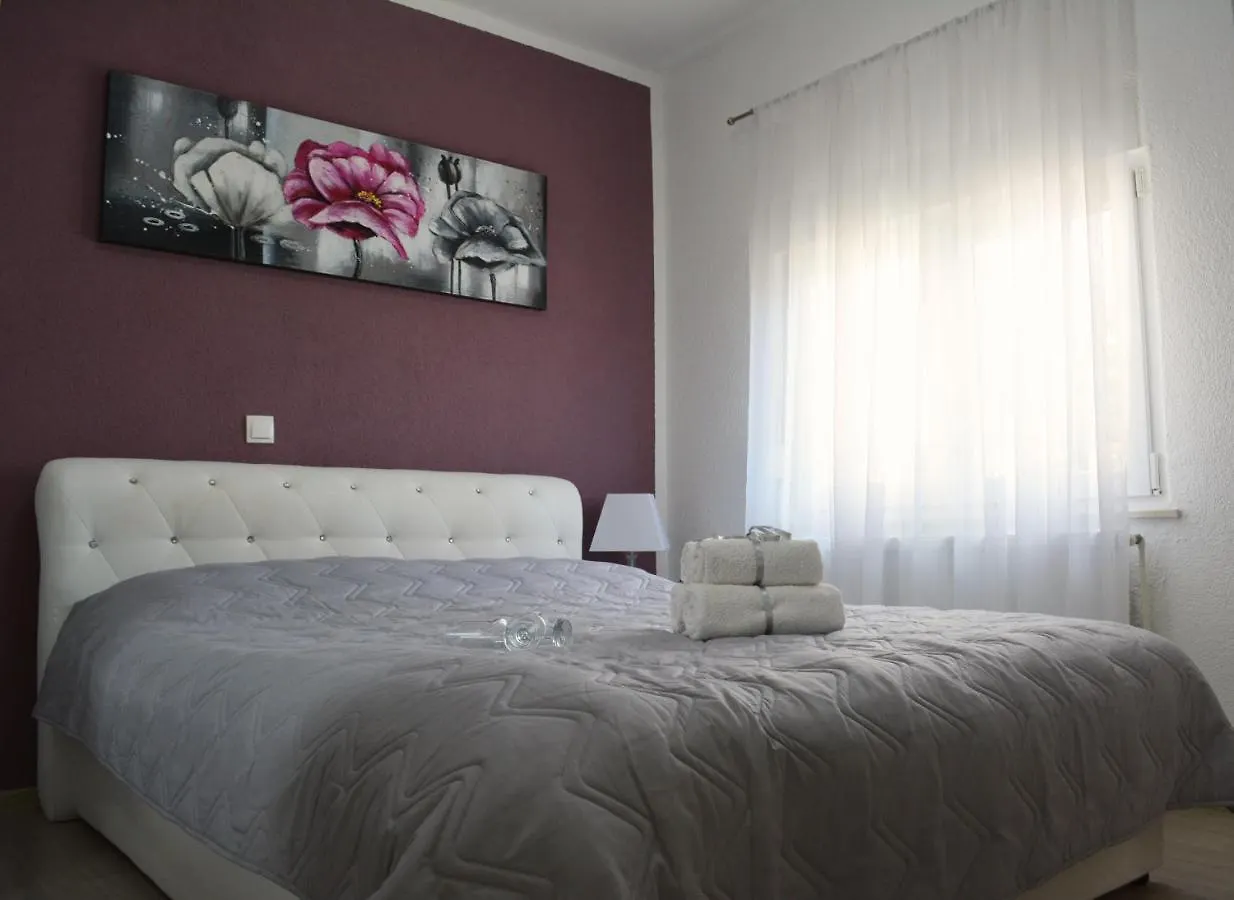 Apartments Curic Trogir 0*,  Kroatië