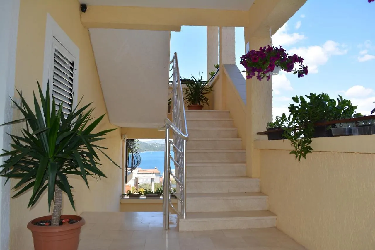 Apartments Curic Trogir